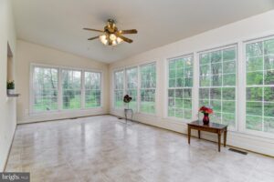 11700 Sherbrooke Woods Ln - sunroom