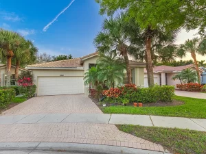 9462 Sandpiper Ln West Palm Beach FL 32411