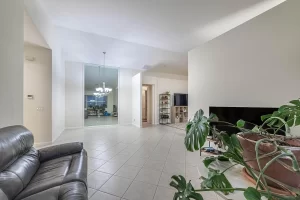 9462 Sandpiper Ln WPB FL 33411-livingroom1
