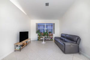 9462 Sandpiper Ln WPB FL 33411-livingroom2