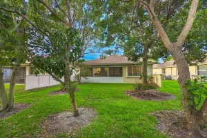 9462 Sandpiper Ln WPB FL 33411-rear3