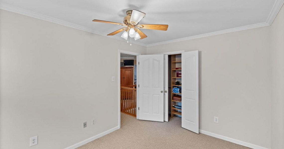 5714 Silk Tree Dr, Riverdale, MD 20737