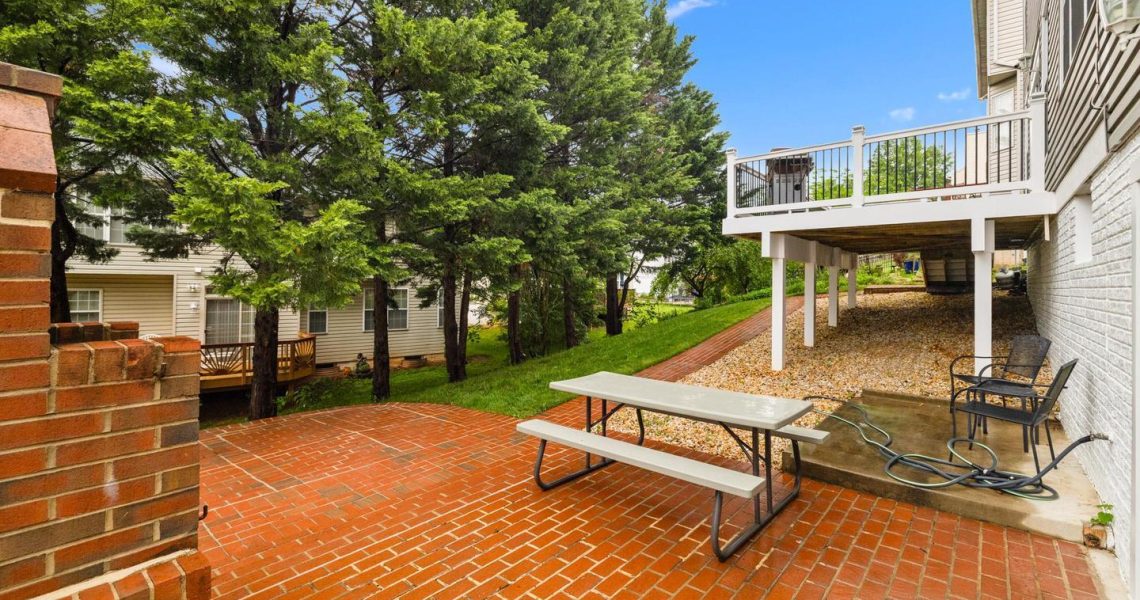 5714 Silk Tree Dr, Riverdale, MD 20737_backyard3