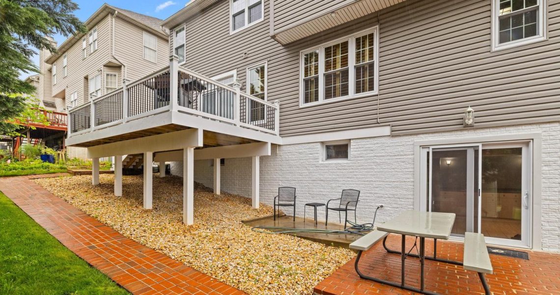 5714 Silk Tree Dr, Riverdale, MD 20737_backyard5