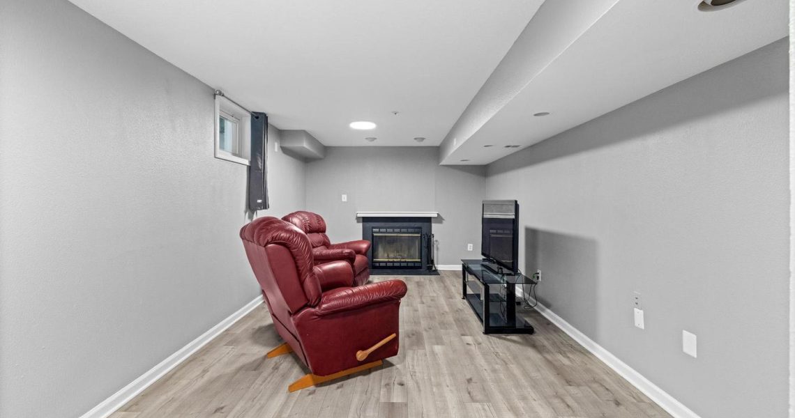 5714 Silk Tree Dr, Riverdale, MD 20737_basementgreatrm3