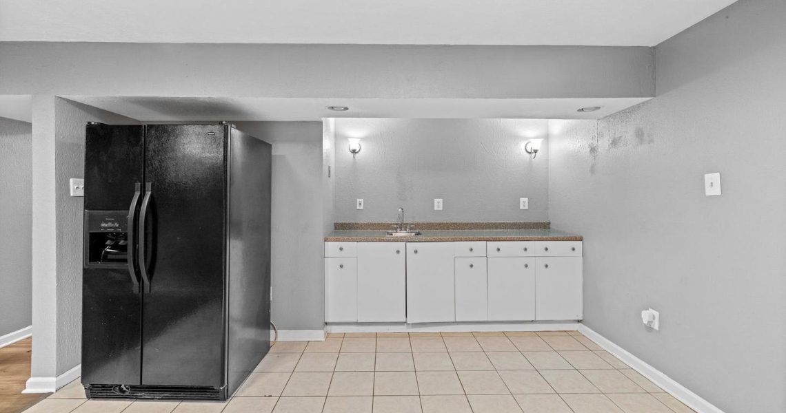 5714 Silk Tree Dr, Riverdale, MD 20737_basementminikitchen2