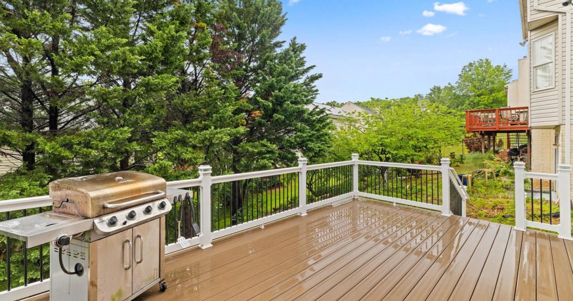 5714 Silk Tree Dr, Riverdale, MD 20737_deck1