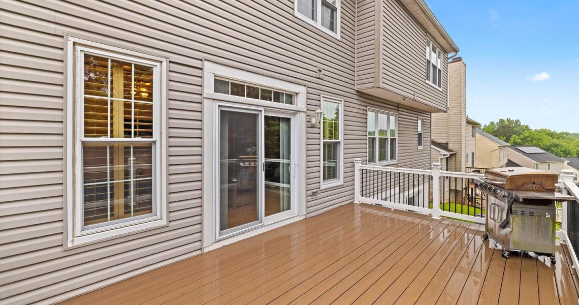 5714 Silk Tree Dr, Riverdale, MD 20737_deck2