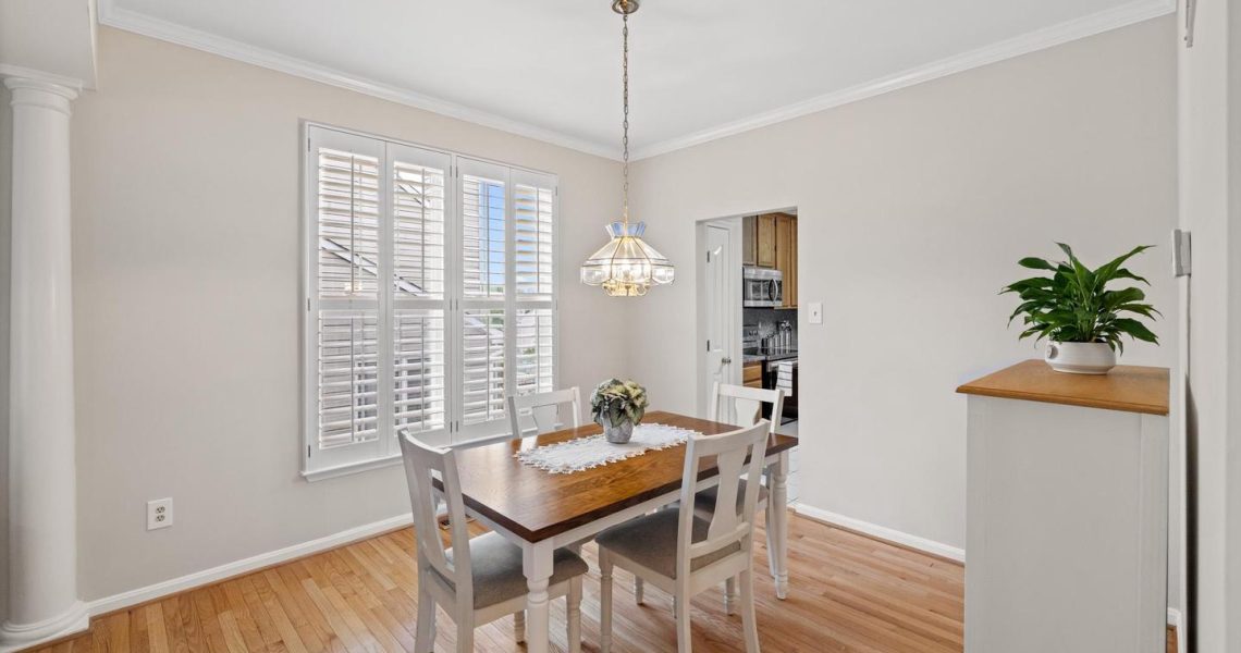 5714 Silk Tree Dr, Riverdale, MD 20737_diningrm2