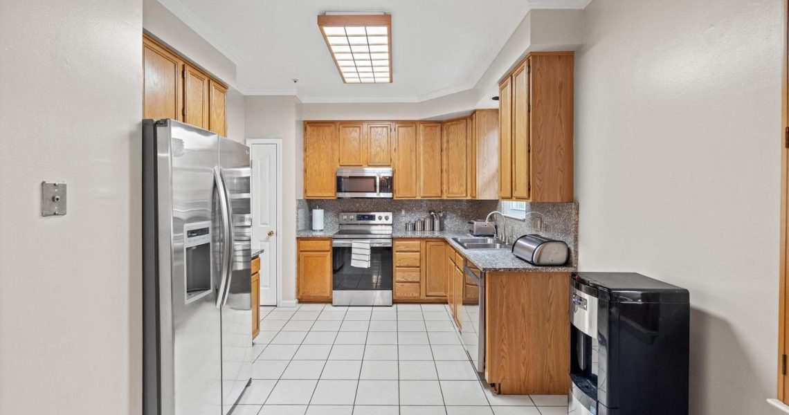 5714 Silk Tree Dr, Riverdale, MD 20737_kitchen5