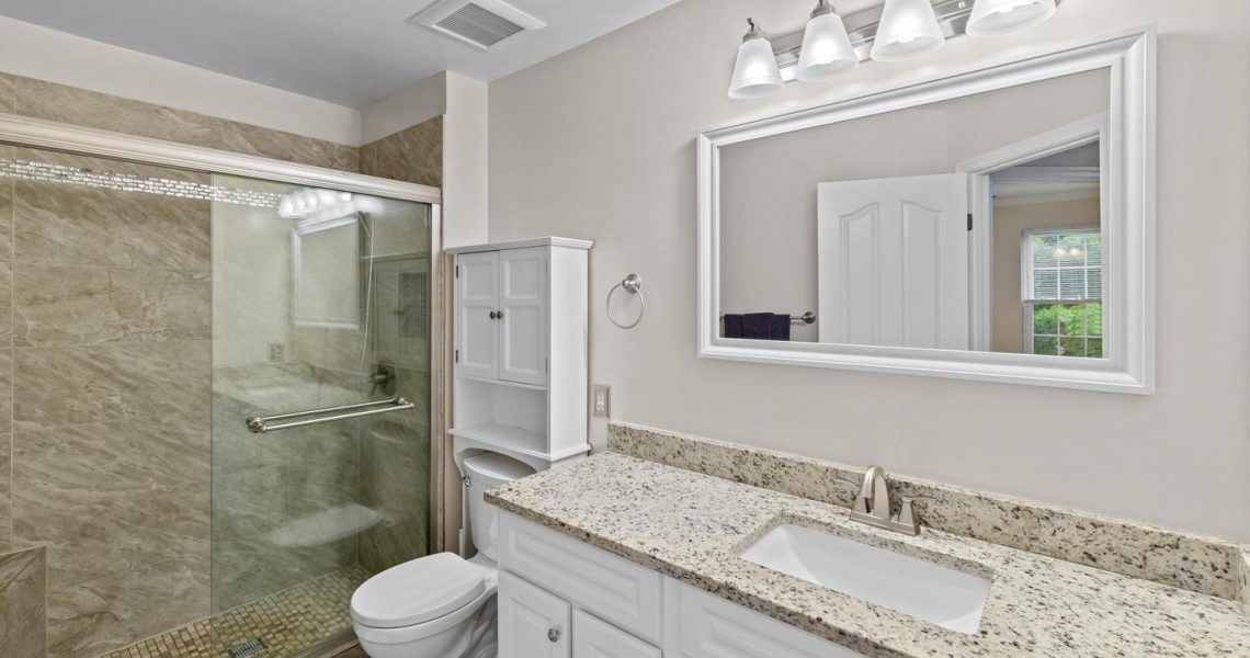 5714 Silk Tree Dr, Riverdale, MD 20737_mainbath2